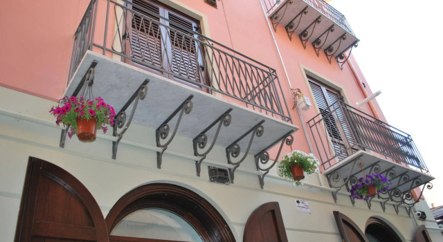 Residence Abside, Забронировать Отель Отели Палермо с парковкой, рядом с San Francesco D'Assisi Basilica - Palermo, Парковка