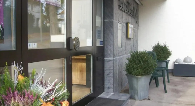 Hotel Quellenhof, Забронировать Отель Хорн-Бад-Майнберг Teutoburg Forest
