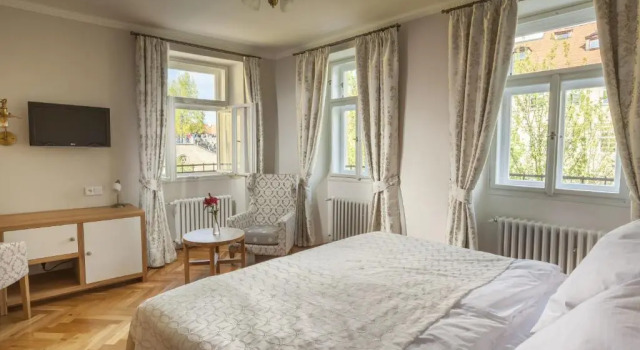 Люкс Hotel At the Golden Scissors
