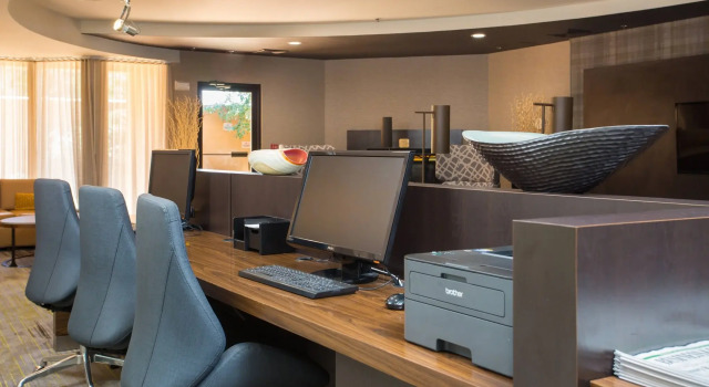 Courtyard by Marriott Boston Westborough, Varaa Hotelli Hotellit New England uima-altaalla, Uima-allas
