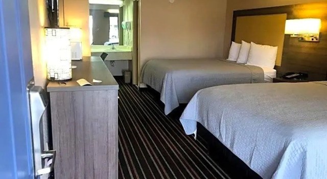 Четырёхместный номер Standard Legacy Inn - Gallatin