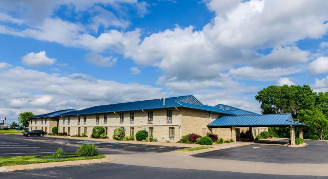 Четырёхместный номер Standard Quality Inn & Suites Winfield