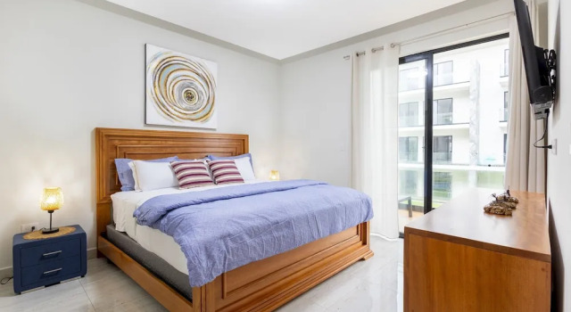 Tropical 1BR Retreat Terrace Pool Walk to Beach, Book Lejlighed Bavaro Punta Cana