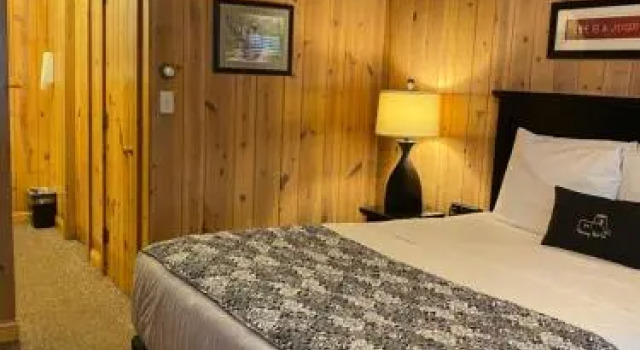 Harney Peak Inn, Забронировать Отель Хилл-Сити Wind Cave National Park, рядом с Музей Wade's Gold Mill