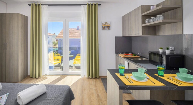 Studio Villa Valla-free bikes-adults only, Rezerwuj Apartament Hotele w Valbandon z basenem, Basen