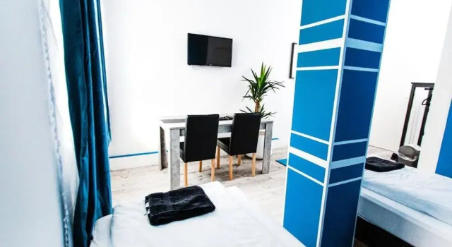 Huxx Rooms