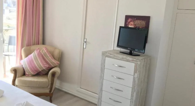 Hostal La Llagosta, Varaa Hotelli Palafrugell Baix Empordà