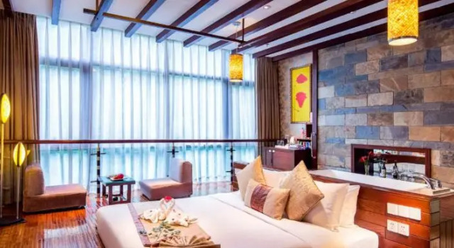 China Railway Huashuiwan Hot Spring Hotel, Boek Hotel Hotels in Chengdu met parkeren, Parkeren