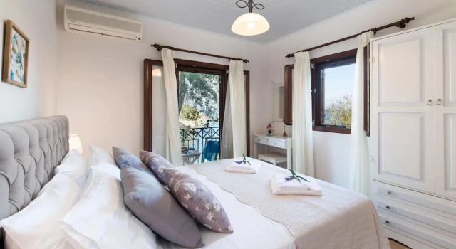 Aglaia Villa in Longos