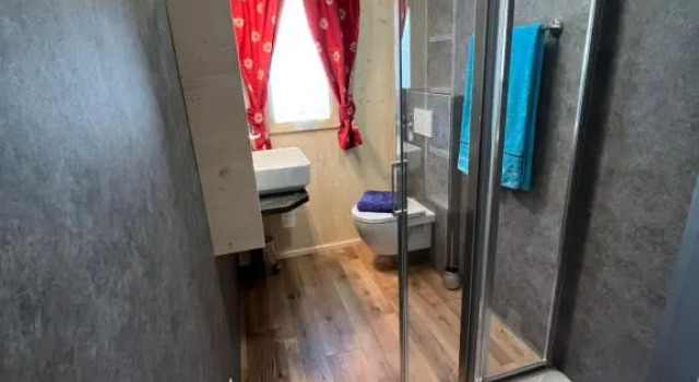 Коттедж с 2 комнатами Bungalow Miralago in Camping Cavresc, Via dal Cavresc 1, 7746 Le Prese-Poschiavo