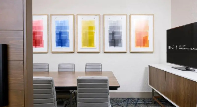 Holiday Inn Express & Suites Alexandria by IHG, Prenota Hotel Alexandria Minnesota