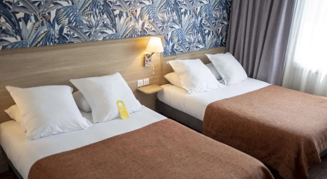 Четырёхместный семейный номер Standard Campanile PRIME - Troyes Nord Barberey