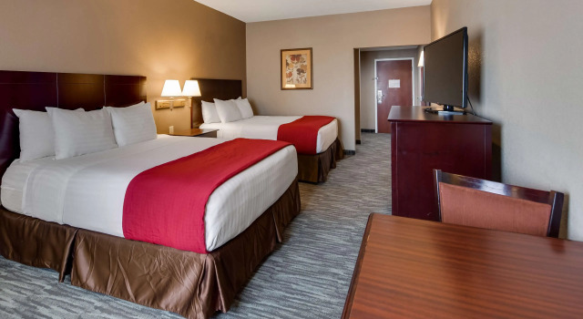 Четырёхместный номер Standard Best Western Dayton Inn & Suites