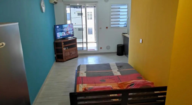 STUDIO RENOVé # LA RESERVE #, Book Apartment Hotels in Saint-Denis with Parking, near Trinity Park, Parking