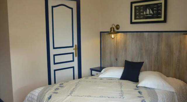 Hôtel Les Voisins Beaucemaine, Prenota Hotel  