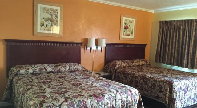 Четырёхместный номер Standard Kings Rest Motel