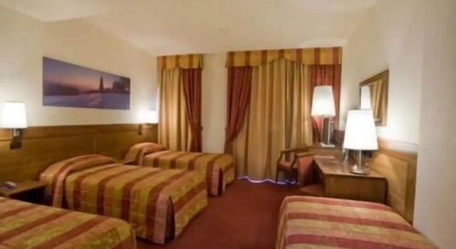 Standard Neljän hengen huone Hotel Master