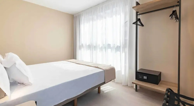 Номер Standard HQ Arena Hotel