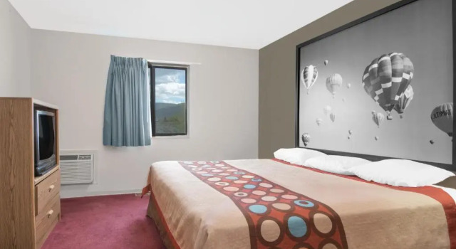Номер Standard Super 8 by Wyndham Taos