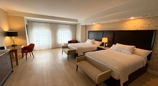 Четырёхместный номер Deluxe Halifax Tower Hotel & Conference Centre, an Ascend Collection Hotel