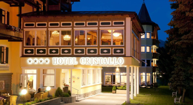 Hotel Cristallo, Забронировать Отель Отели в центре Доббиако с завтраком, отели в центре Доббиако с завтраком