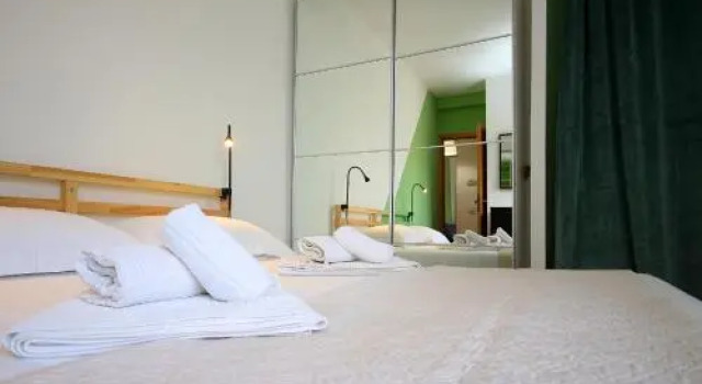 Cosy Studio Flat in the Heart of Navigli Area, Забронировать Отель Навильи Милан, рядом с Colonne di San Lorenzo