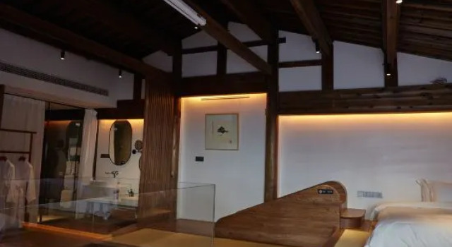 Люкс Floral Lux Hotel · fan Dust Home New Song Dynasty Luxury and Hidden Designer Guesthouse