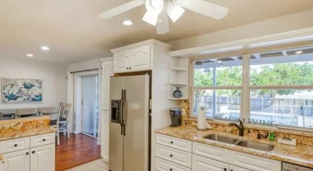 Heated Pool 3BR Home, 15mins to Beach, Забронировать Отель Отели штата Флориды 3 звезды, 3*