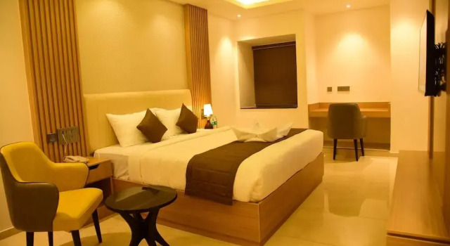 Люкс Luxury Hotel Grand Serene Mysore