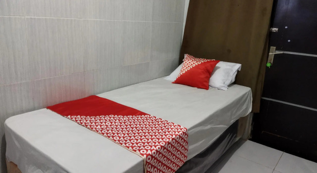 Номер Deluxe RedDoorz near Danurejan Malioboro