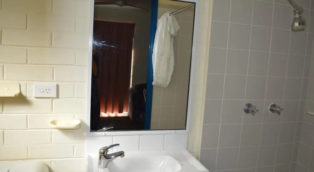 Tottenham Court Accommodation, Забронировать Мини-отель Мини-отели Брисбна, рядом с Park Road Station, Мини-отель