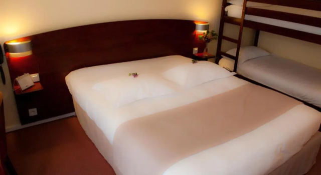 Четырёхместный номер Standard Kyriad Saint-Malo Dinard