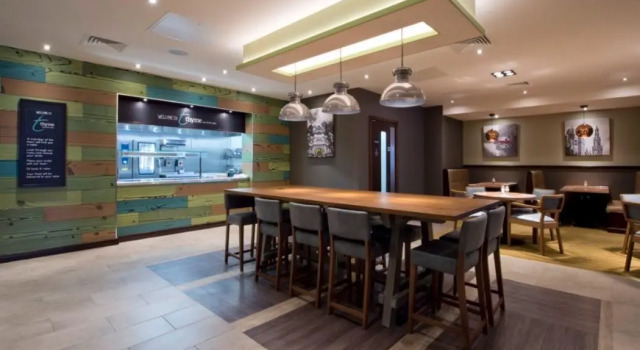 Номер Standard Premier Inn Leeds City Centre (Whitehall Road)