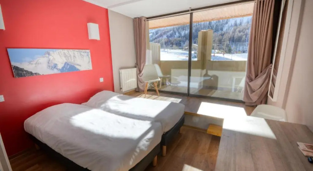 Апартаменты с балконом SOWELL RESIDENCES New Chastillon