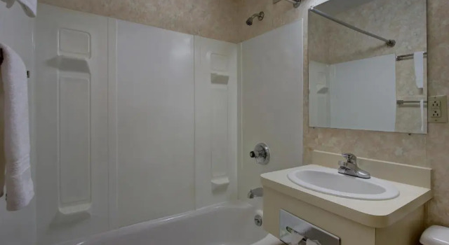 Двухместный номер Deluxe Inlet Tower Hotel & Suites