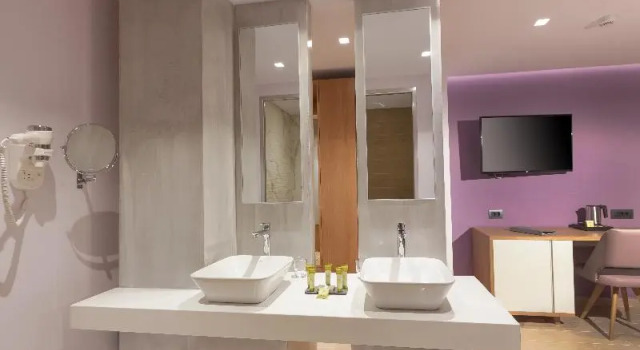 Двухместный номер Standard с балконом Blue Lagoon City Hotel