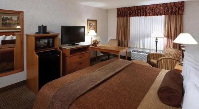 Номер Standard с видом на бассейн Best Western Plus Ramkota Hotel