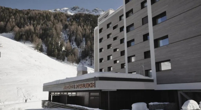 Ski in Ski Out Apartment Siviez, Prenota Appartamento Hotel a Canton Vallese con parcheggio, Parcheggio