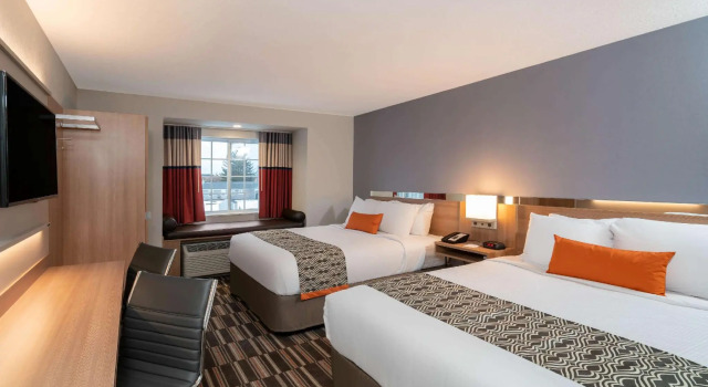 Четырёхместный номер Standard Microtel Inn & Suites by Wyndham Carlisle