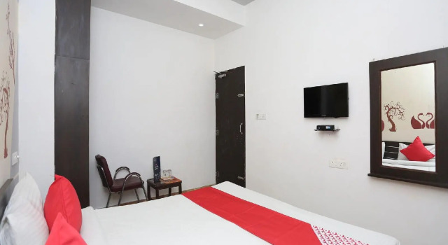 OYO 16437 Hotel Alwar Inn, Забронировать Отель Отели штата Раджастхана с парковкой, Парковка