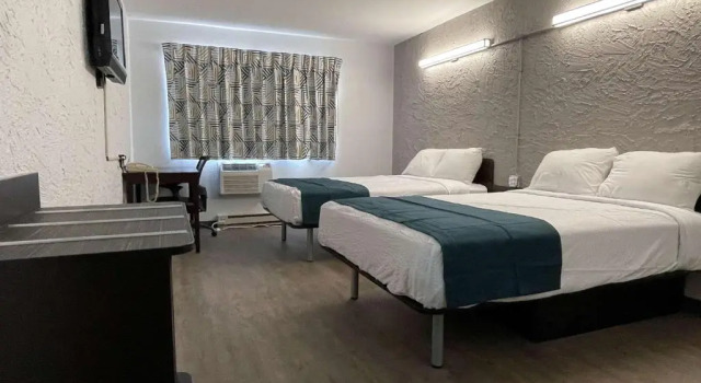 Четырёхместный номер Standard Motel 6-Green Bay, WI - Lambeau