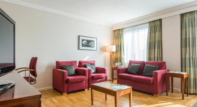 Четырёхместный полулюкс Crowne Plaza Birmingham NEC by IHG