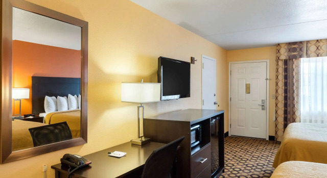 Четырёхместный номер Standard Quality Inn Siloam Springs West