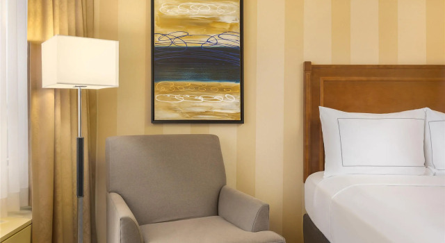 Четырёхместный номер Standard Doubletree by Hilton London