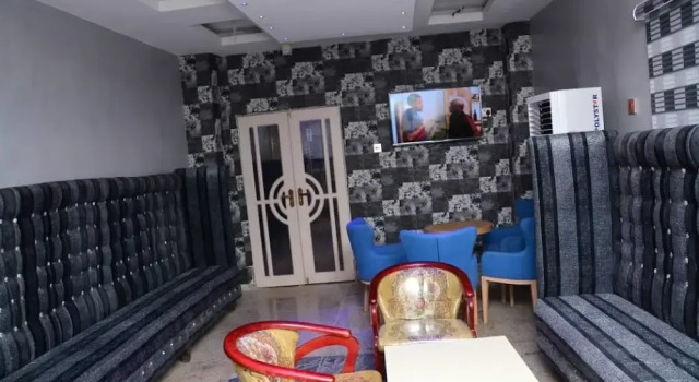 Golden Dreams Hotels and Suites Owerri, Rezervovat Hotel Hotely v Owerri s parkováním, Parkování