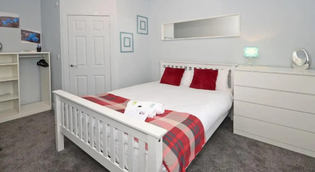 Номер Superior Townhouse PLUS @ 301 West Street Crewe