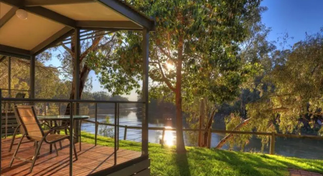 Номер Standard с видом на реку Moama Riverside Holiday Park