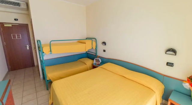 Семейный номер Standard с видом на море Hotel Atlas