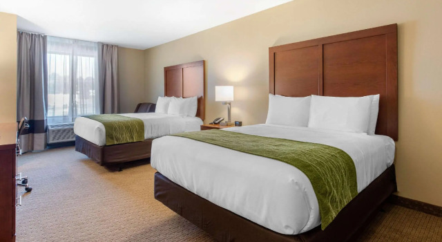 Четырёхместный номер Standard Comfort Inn & Suites At CrossPlex Village