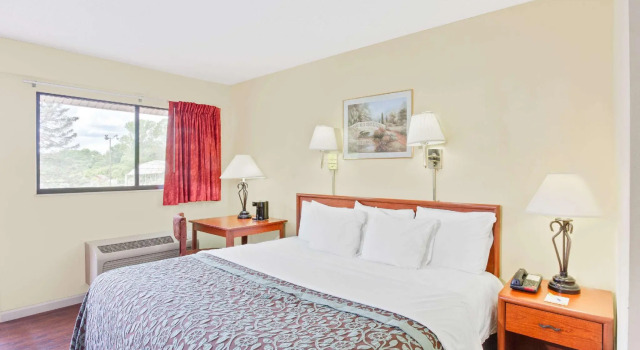 Двухместный номер Standard Days Inn by Wyndham Athens